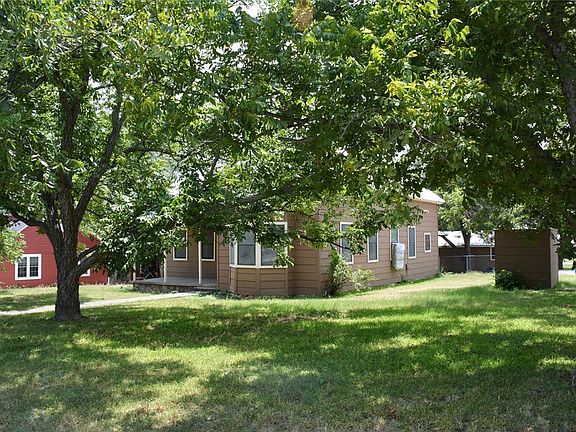 4th image of 1211 Hutchings St