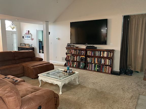 3rd image of 305 Carriage Hill Ct