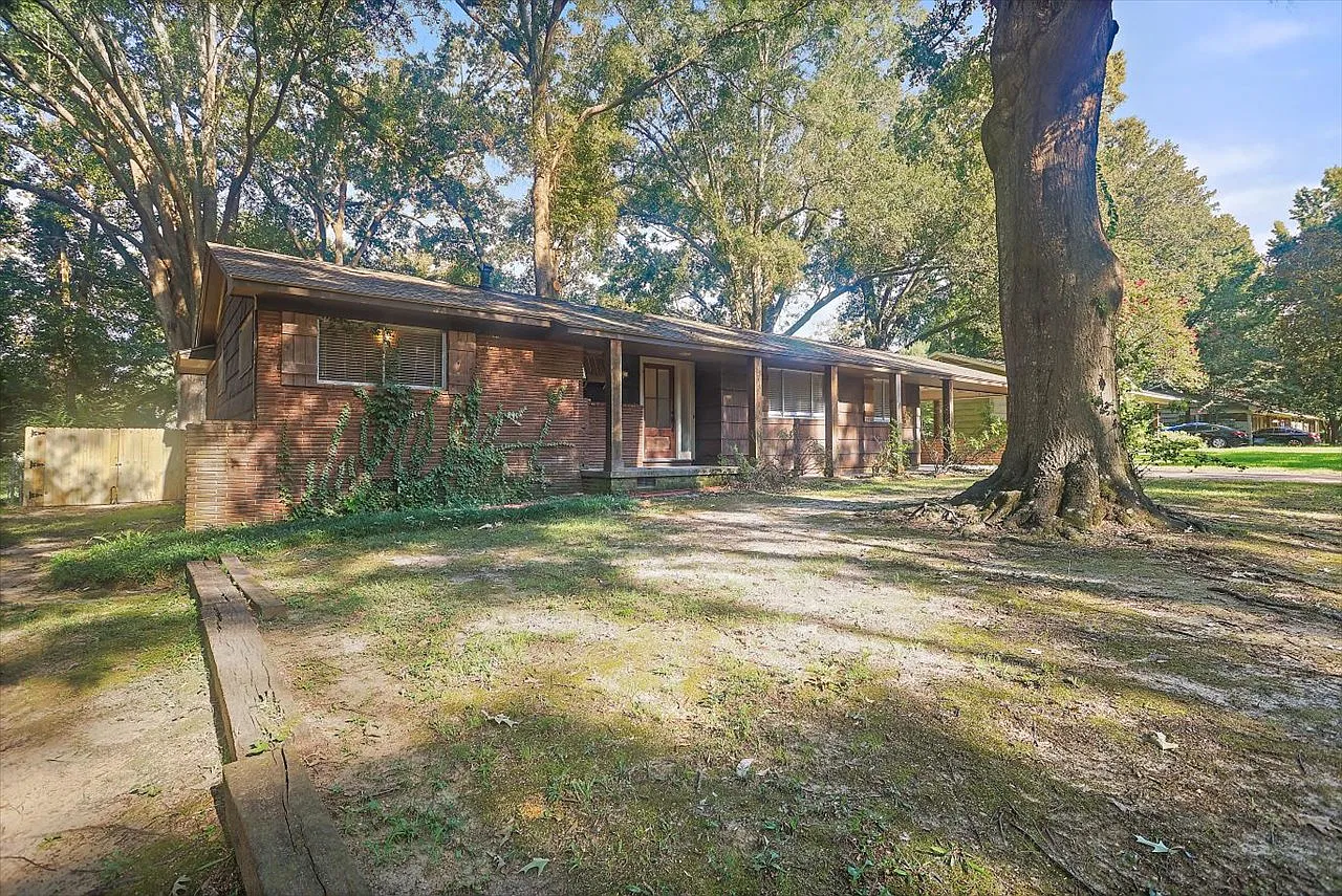 3 bed, 1713 sqft, $1,800 — Photo 3