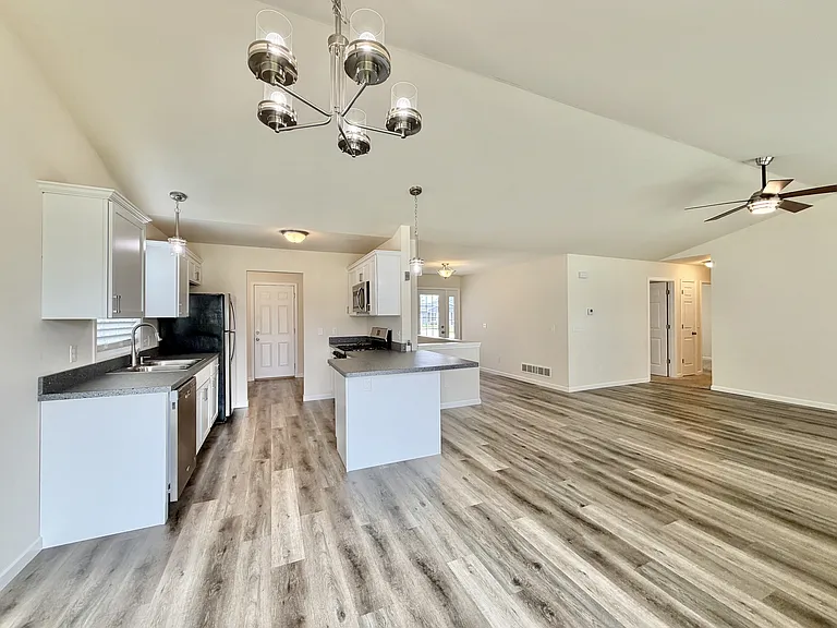 118 Cedar Ave — Photo 8