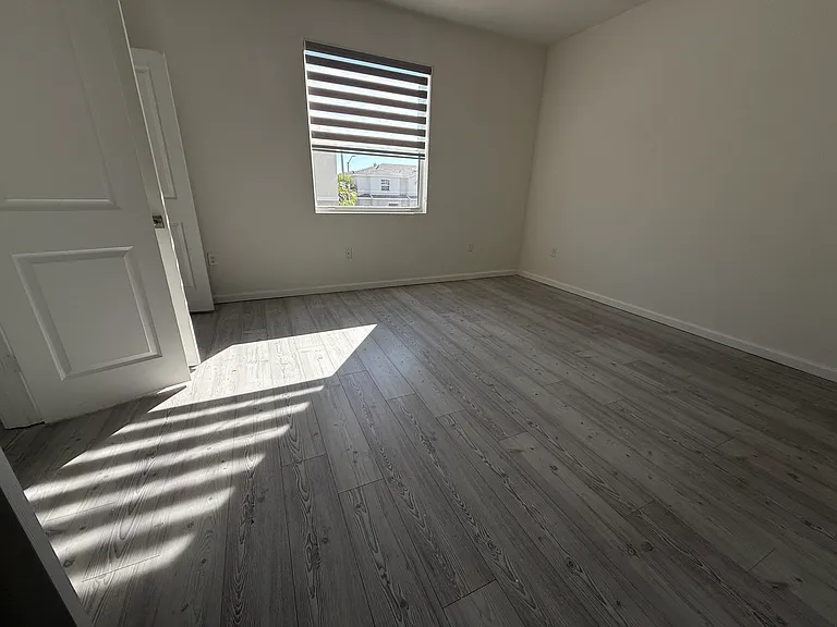 6789345 NE 4th Ln — Photo 12
