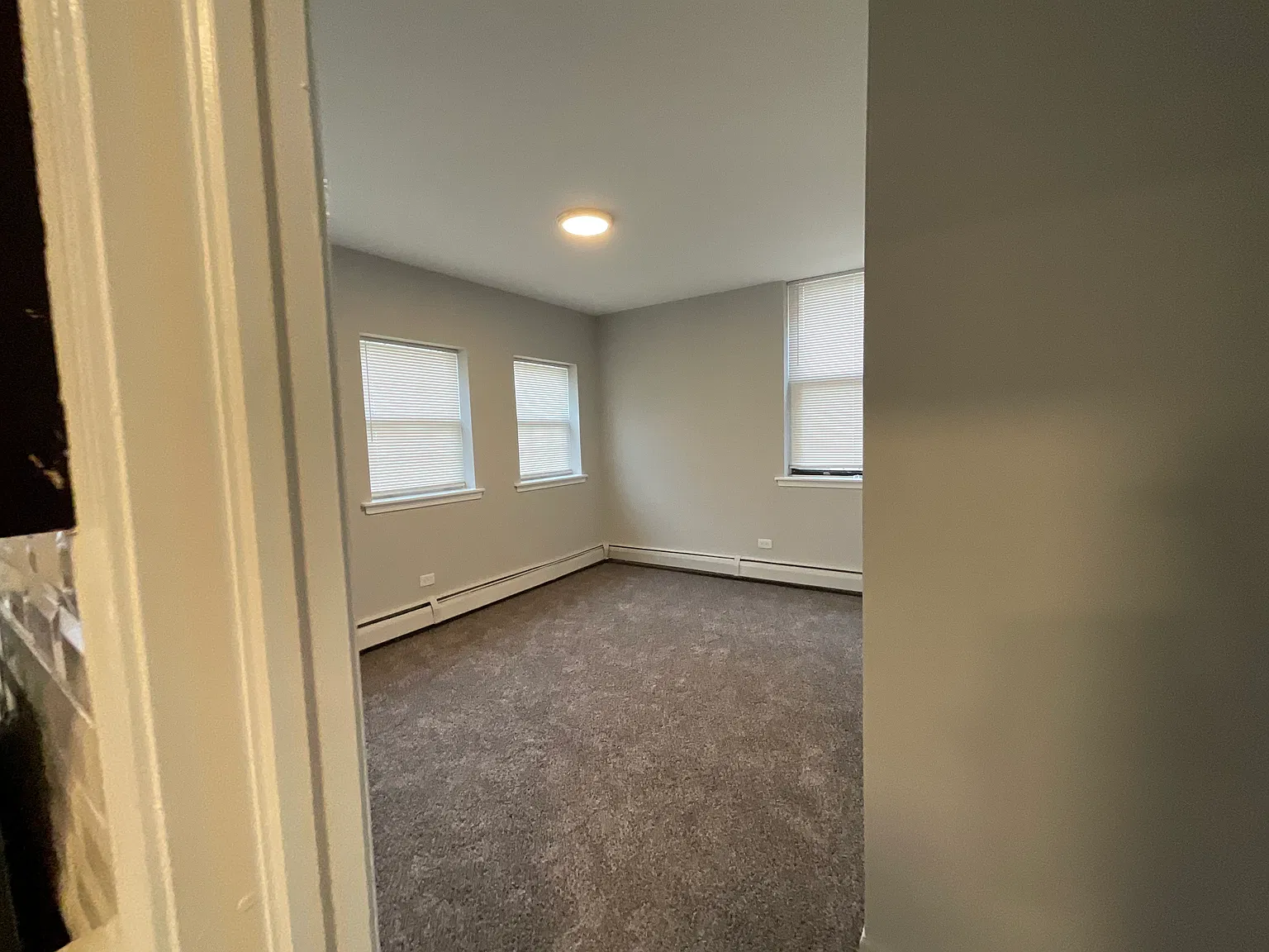 4631 S Lake Park — Photo 4