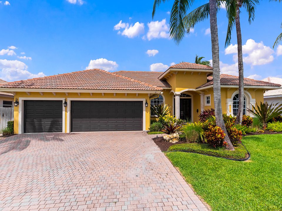 1st image of 567 N Cypress Dr