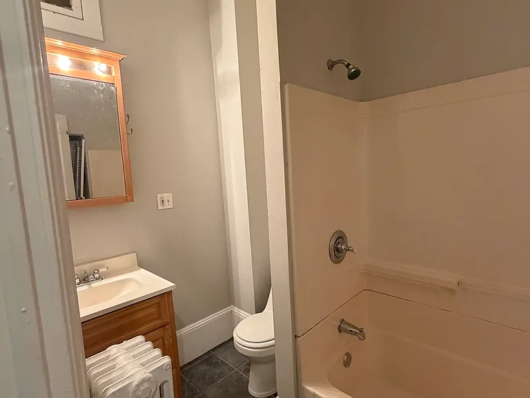 324 Hudson Ave #1R — Photo 16