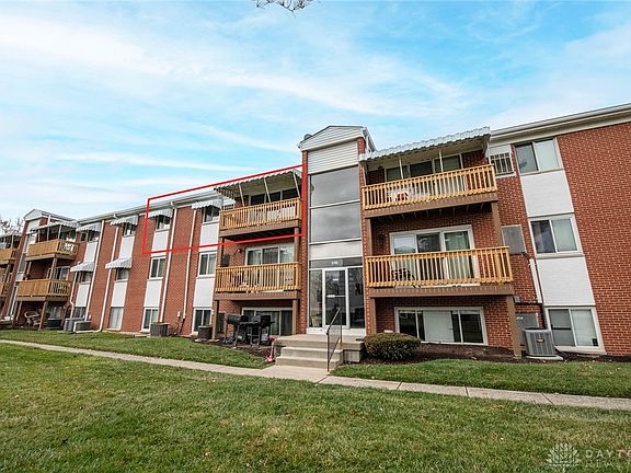 3rd image of 5700 Coach Dr W APT E