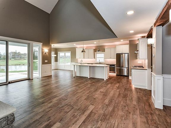 4th image of 4290 St Theresa Blvd