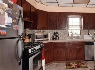 9225 Gettysburg St #2E, Bellerose, NY 11426
