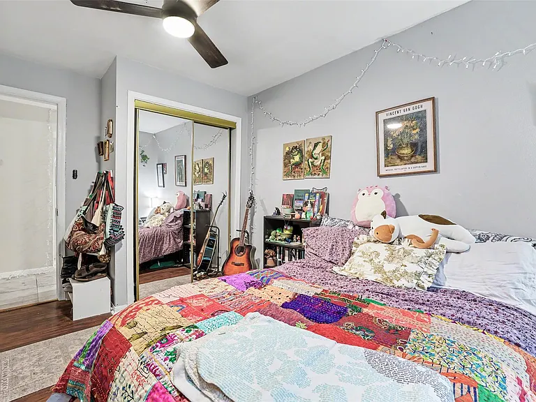 501 W 26th St #210 — Photo 8