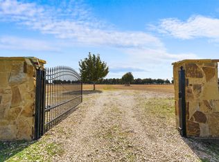 710 E Reindeer Rd, Lancaster, TX 75146