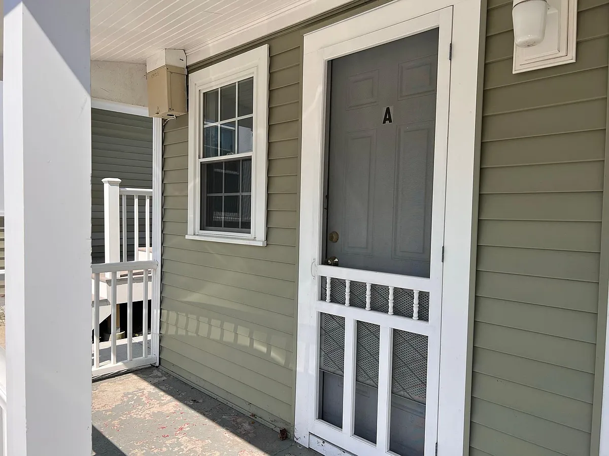 Photo 2 of 17 - 288 Ocean St #A - Hyannis, MA Building Photo - 288 Ocean St #A