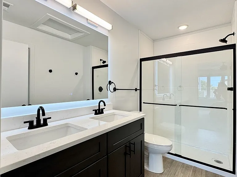1217 E 29th St #1213 — Photo 11