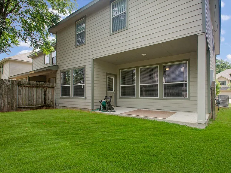 115 W Burberry Cir — Photo 24