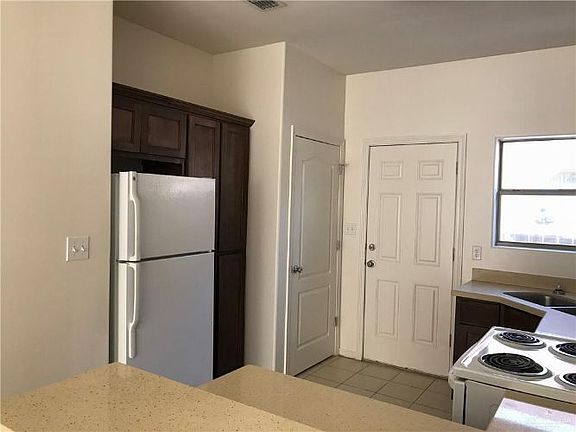 4th image of 3001-3004-3005 E Diamond Head Ave