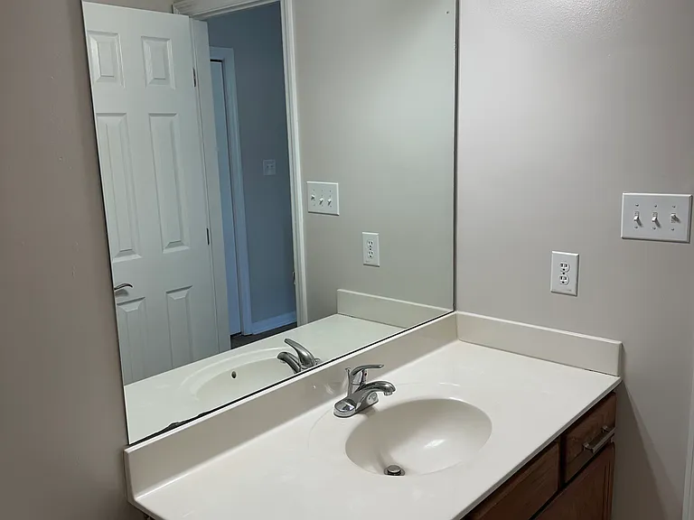 421 Holly Ln — Photo 34