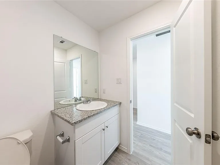 2867 Rosefinch — Photo 13