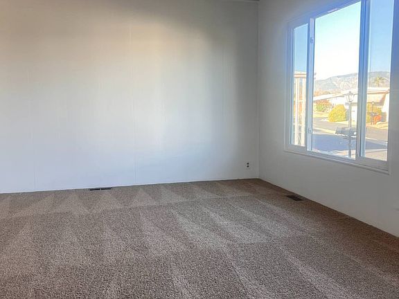 5th image of 332 N Lyon Ave Space 94