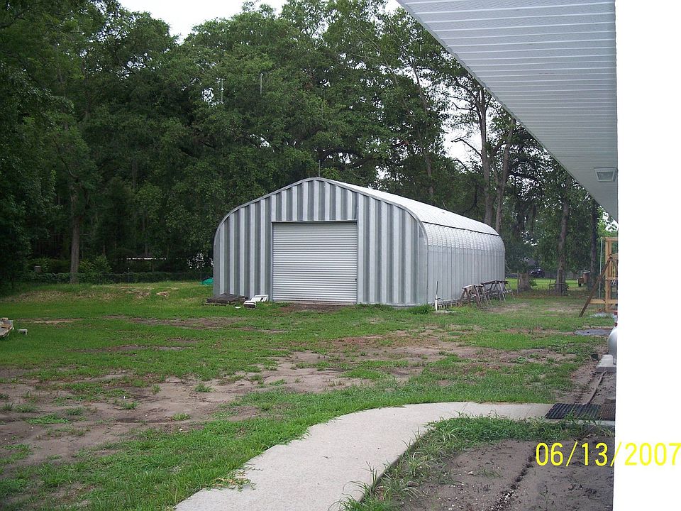 Garage 1,200 Sq ft