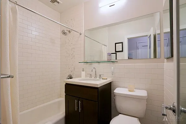 Rented by Anchor Associates | media 41