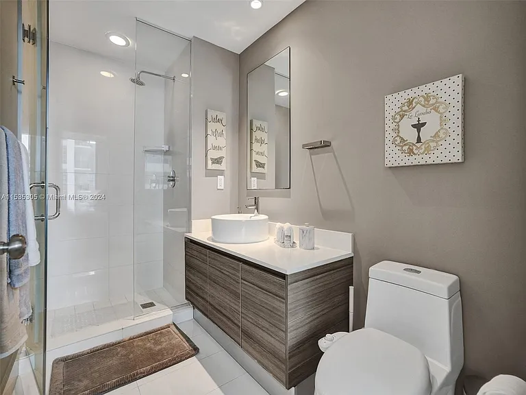 121 NE 34th St #1801 — Photo 46