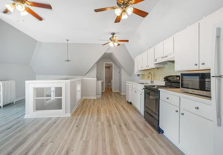 1122 Caroline St #4 — Photo 11