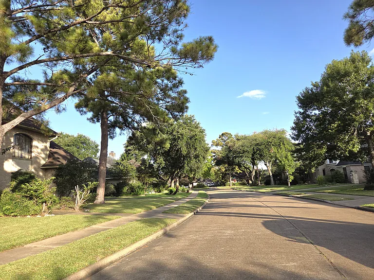 8826 Heatherly Dr — Photo 32