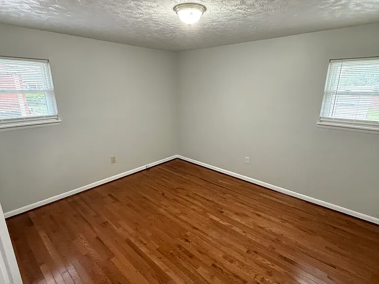 320 Port William Ln — Photo 16