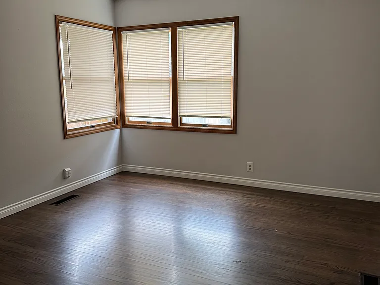 Upstairs Bedroom 2