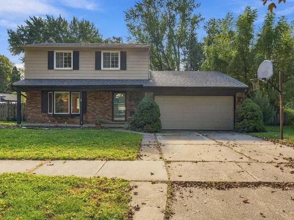 23876 Indianwood St, Clinton Township, MI 48035