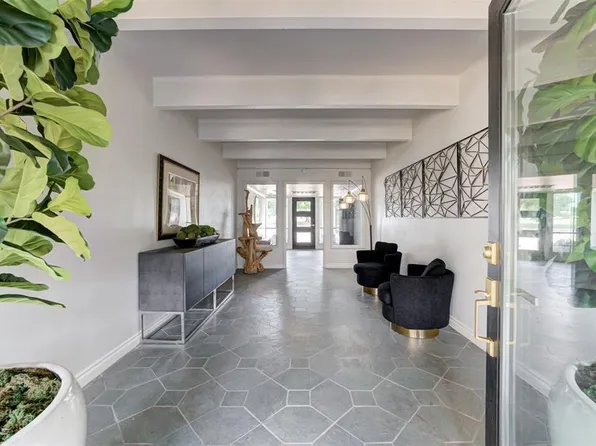 1110 Sherwood Ln APT 216, Nichols Hills, OK 73116