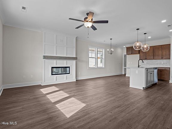 3rd image of 4521 Sweet Williams Lane