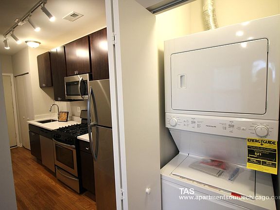 4th image of 3110 W Sunnyside Ave APT 1R