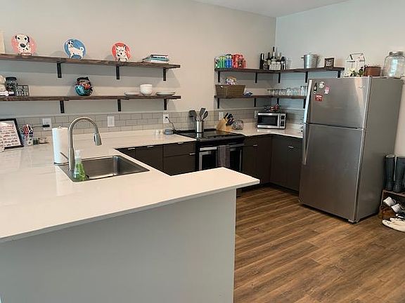 4th image of 140 Jennings Ave APT 209