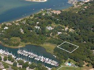 20 Squaw Rd, East Hampton, NY 11937
