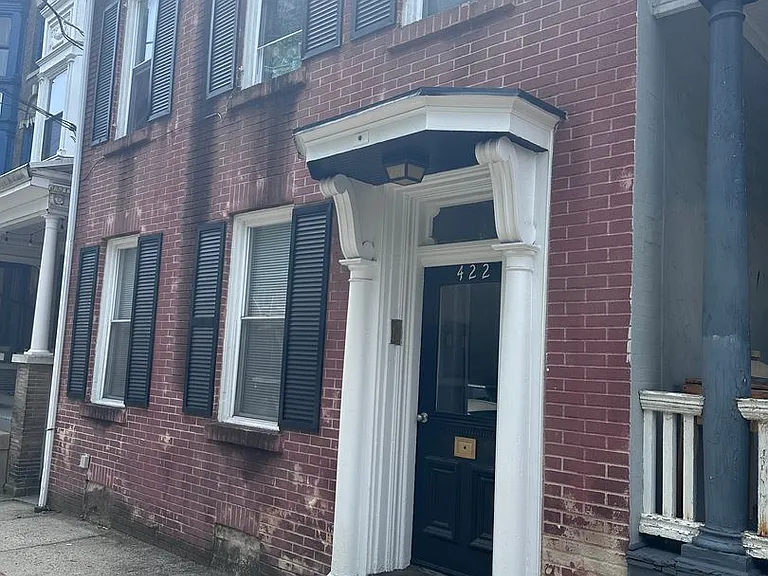 422 W Orange St — Photo 11