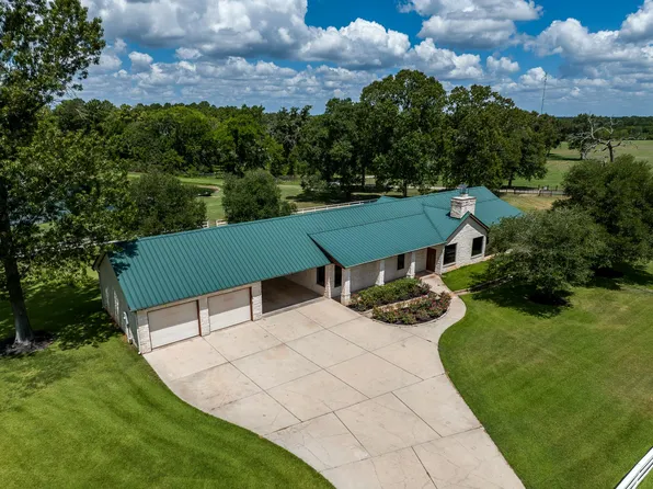 901 Huffman St, Montgomery, TX 77316