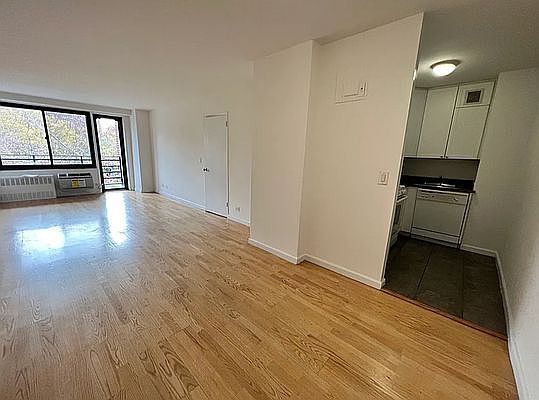 5th image of 24 W 132nd St #7M