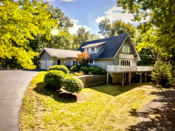 3750 Butternut Dr, Holland, MI 49424