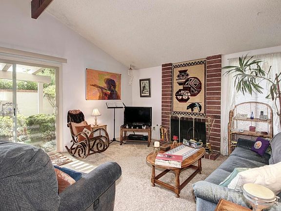 5th image of 403 Safflower Pl
