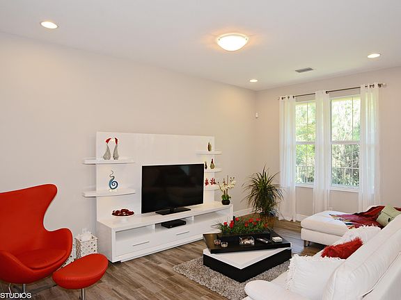 3rd image of 7209 Oxford Ct