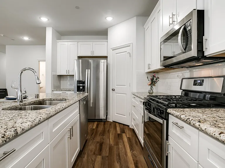 4809 Pasadena Dr — Photo 3