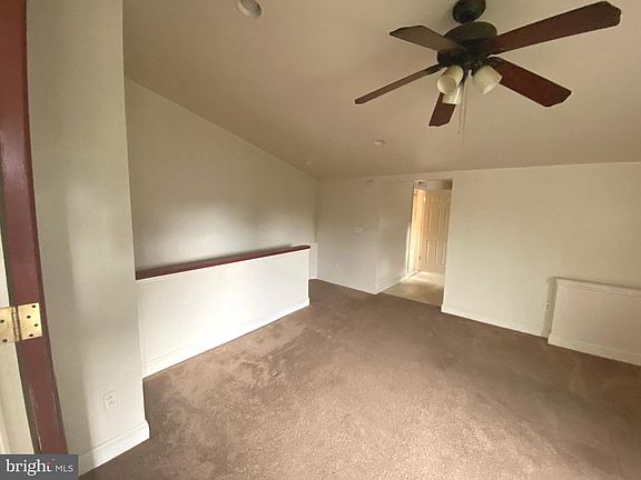 4th image of 274 Hillcrest Ave