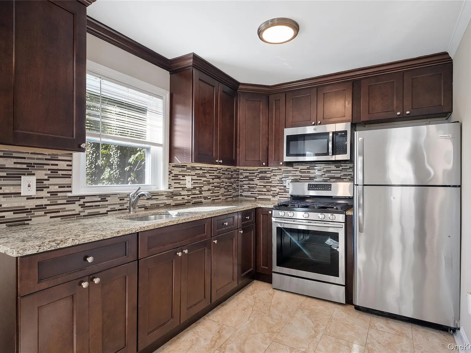 2 bed, 2.0 bath, 950 sqft, $2,500 — Photo 4