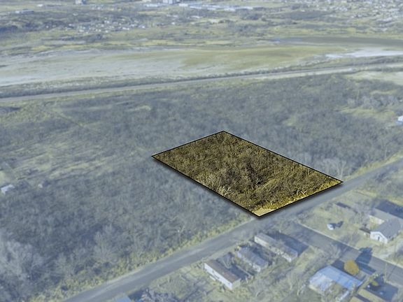 2nd image of 100 N Lockhart St