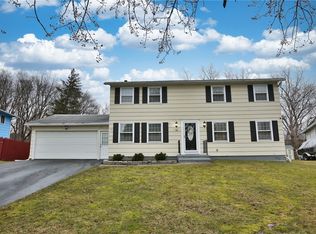 28 Riviera Dr, Rochester, NY 14624