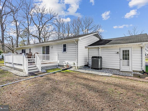 5th image of 521 Hazelwood Dr