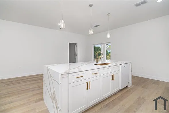 435 Goldsmith Ave — Photo 8