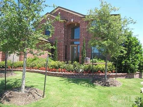 2nd image of 9713 Cypress St