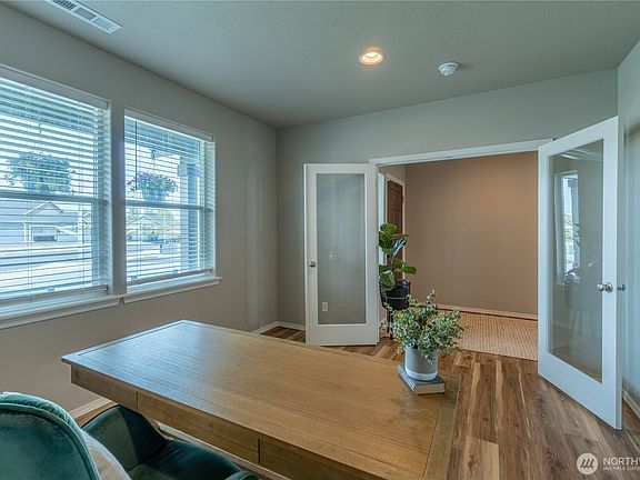 4th image of 4217 Cove West Drive