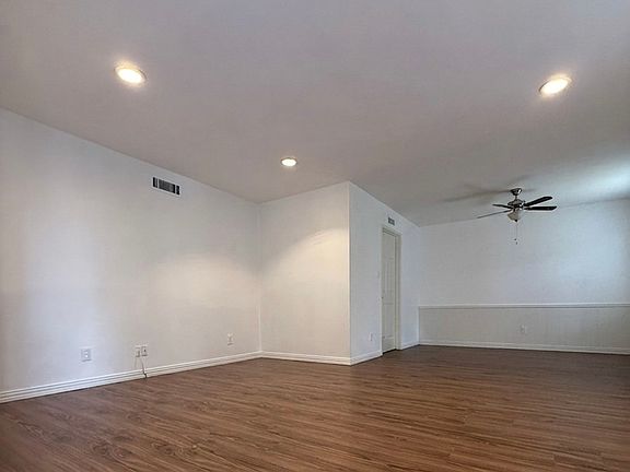 5th image of 1228 Warwick Dr