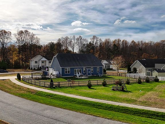 3rd image of 15255 Caspian Cir
